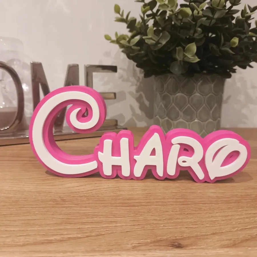 Nombre Charo en relieve