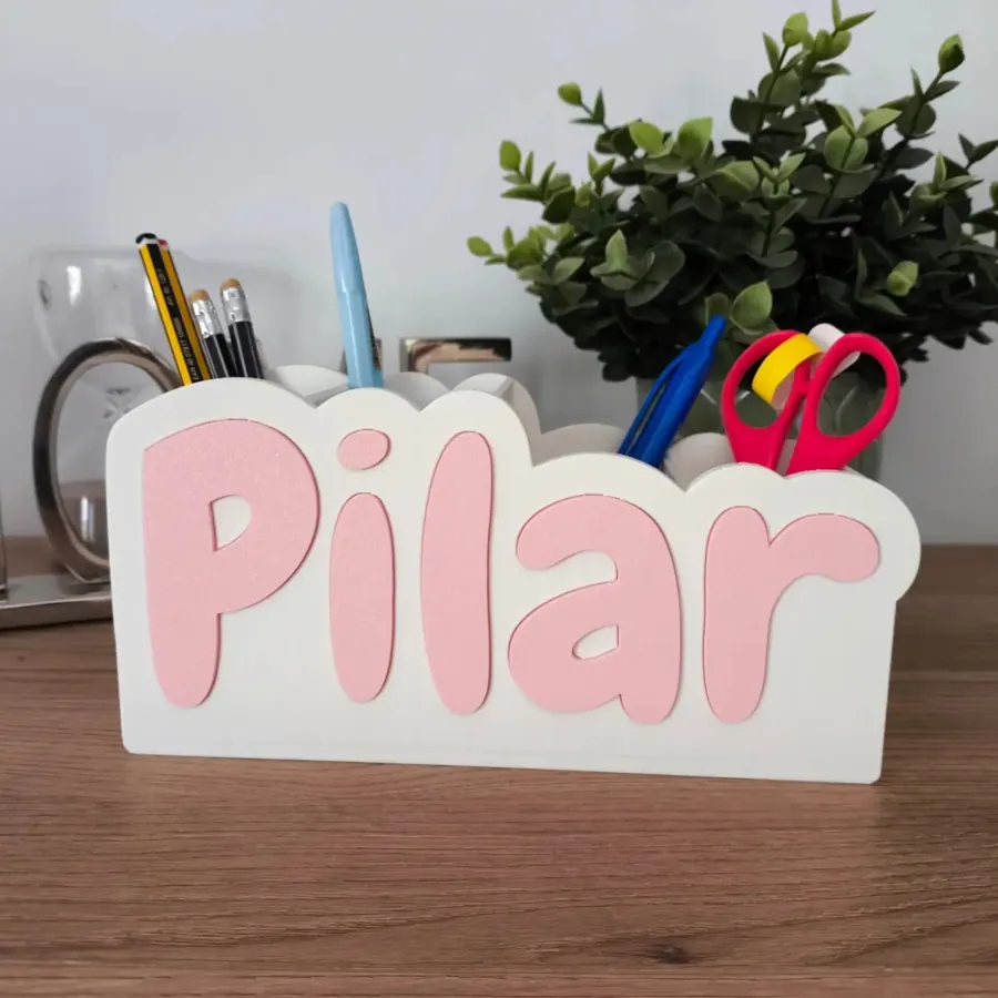 Portalápices con el nombre Pilar